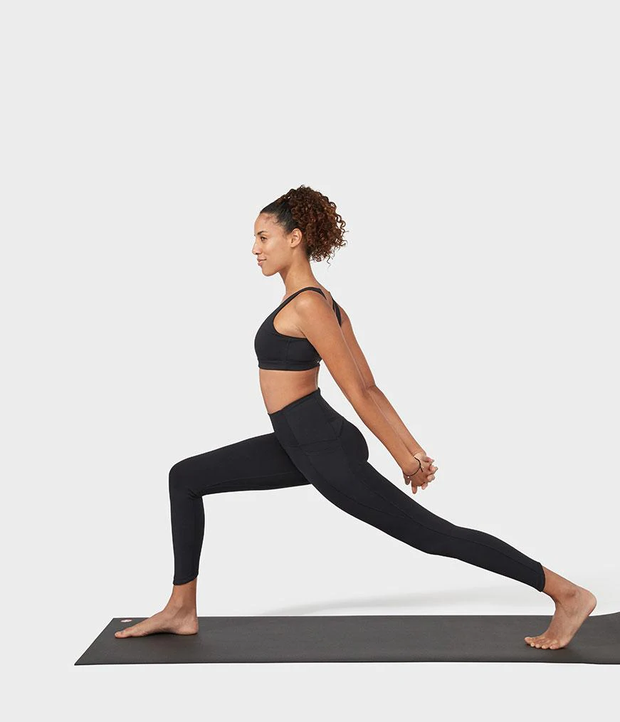 2085md_PRO-1_0203-Presence-Bra-Black-Presence-Legging-Black_245a9eef-b2a0-43ff-92f1-5658ea65b3c9